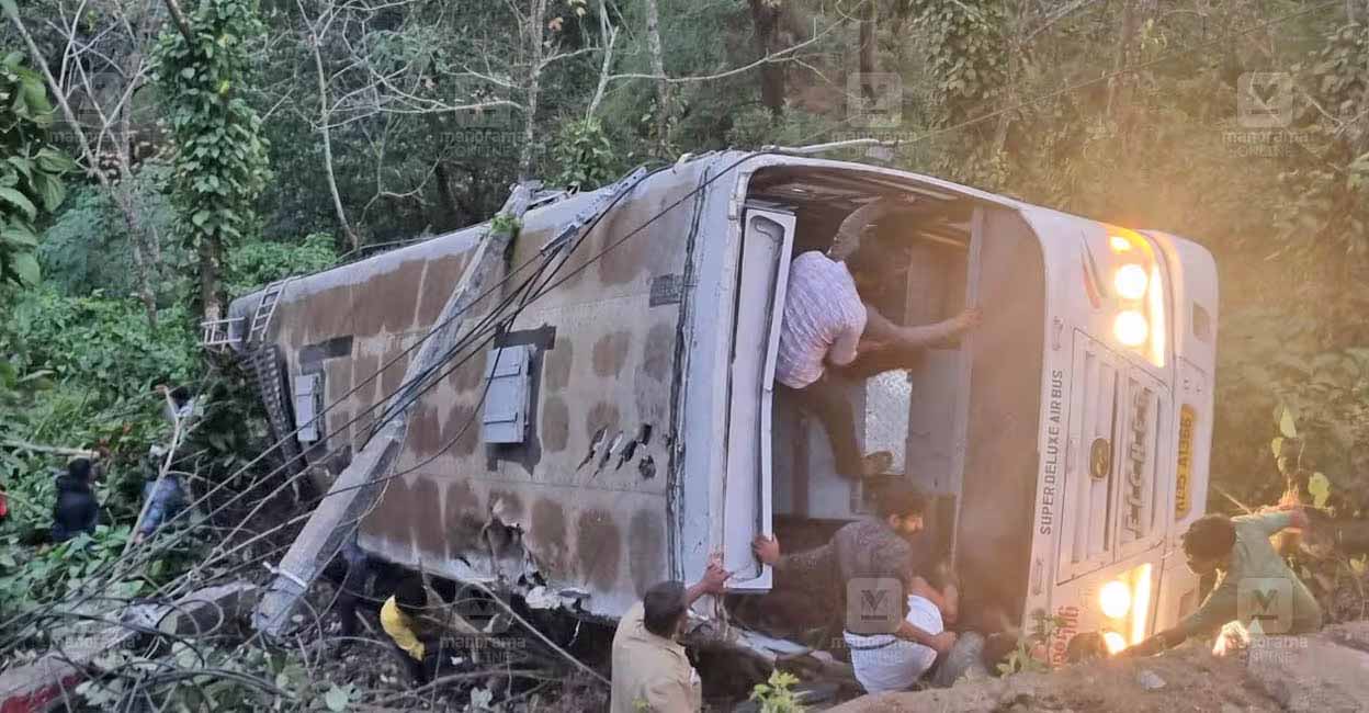 The KSRTC bus overturned near Pulluppara. Photo: Special Arrangement