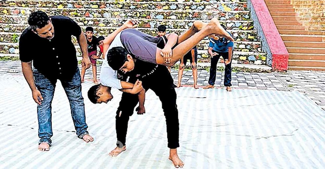 wrestling-muslim-school