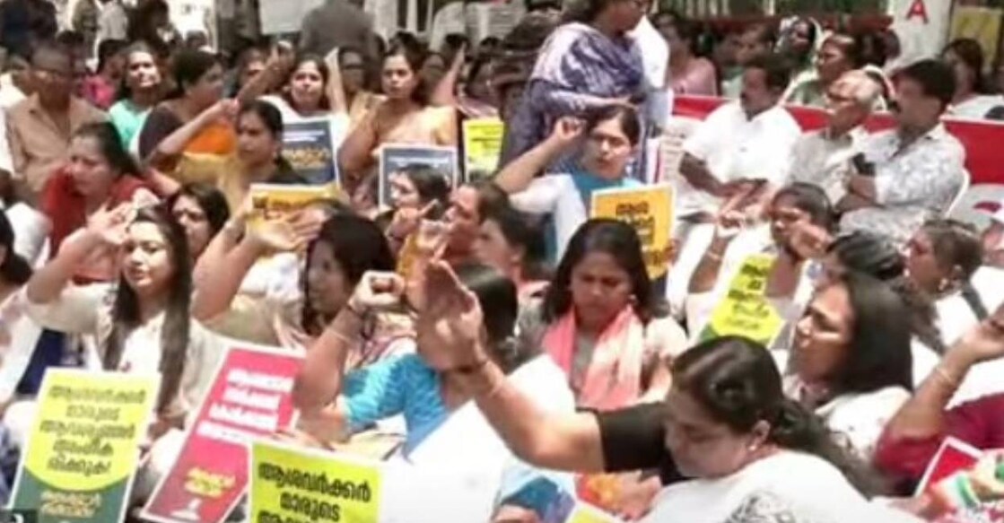 ASHA workers stage protest in front of secretariat in Thiruvananthapuram. Photo: Screengrab/ Manorama