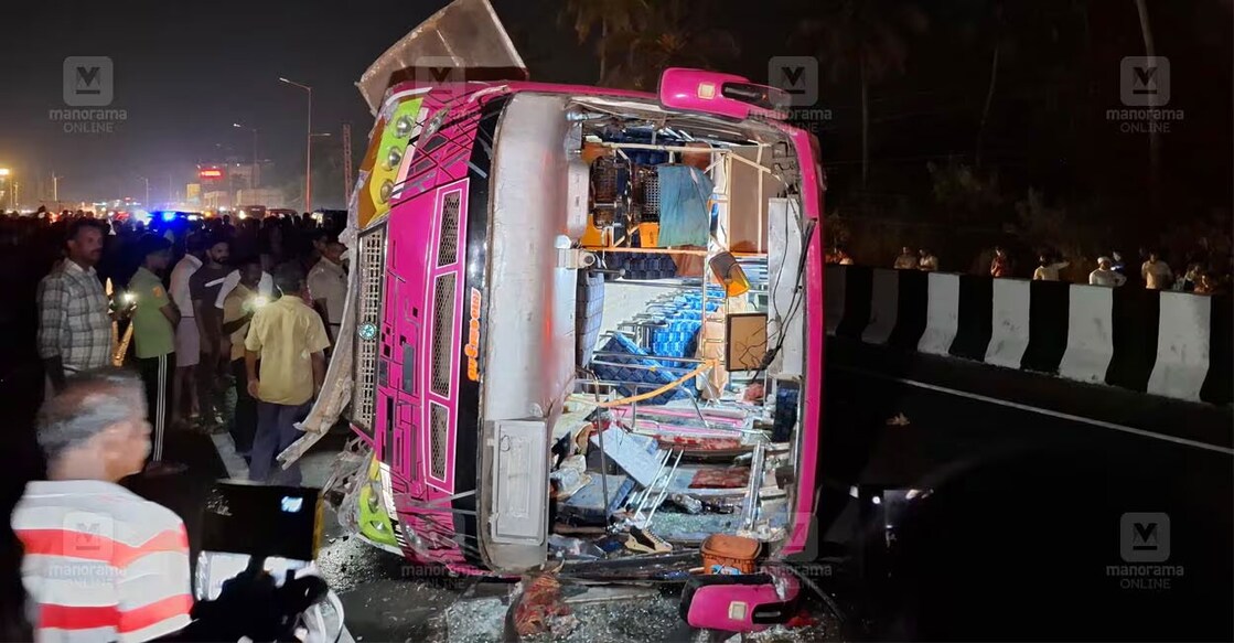 Bus overturns on National Highway. Photo: Manorama Online