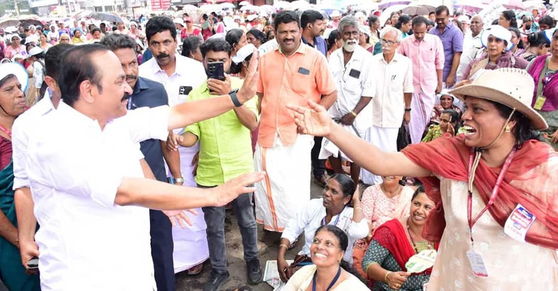 Leader of Opposition VD Satheesan addressing the ASHA workers' protest. Photo: X/@vdsatheesan