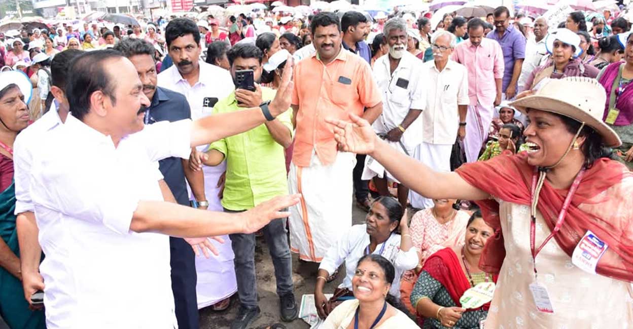 Leader of Opposition VD Satheesan addressing the ASHA workers' protest. Photo: X/@vdsatheesan