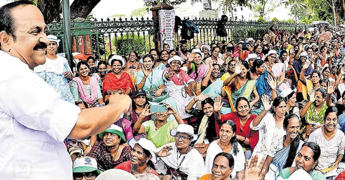 anganwadi-workers-protest Congress leader VD Satheesan addresses Anganwadi workers protesting in front of secretariat. Photo: Manorama