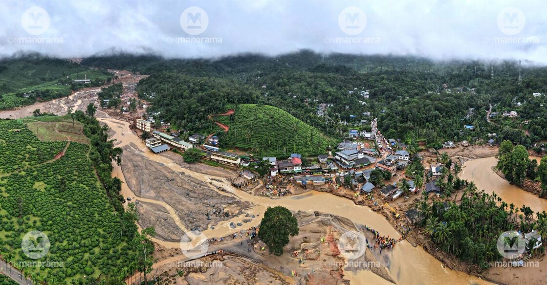 The works for the removal of boulders and debris from the Punnapuzha river shall begin within 15 days immediately after the initial survey is over, but not later than April 15, according to the order. File Photo: Manorama. 