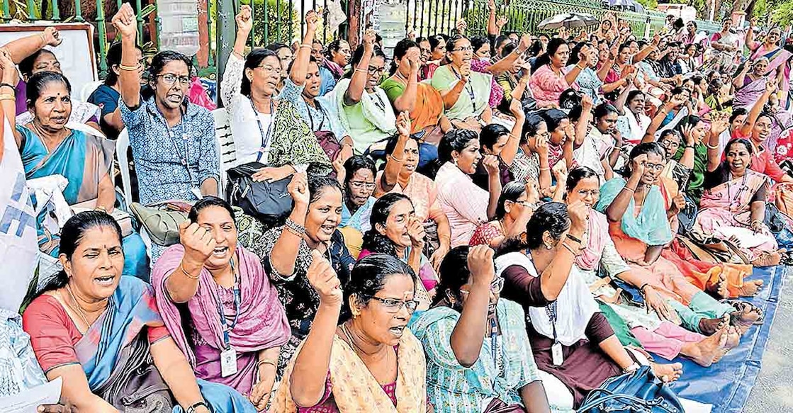 The protest, organised by the Indian National Anganwadi Employees Federation—an affiliate of INTUC, the Congress-backed trade union—demanded better wages and benefits. Photo: Manorama