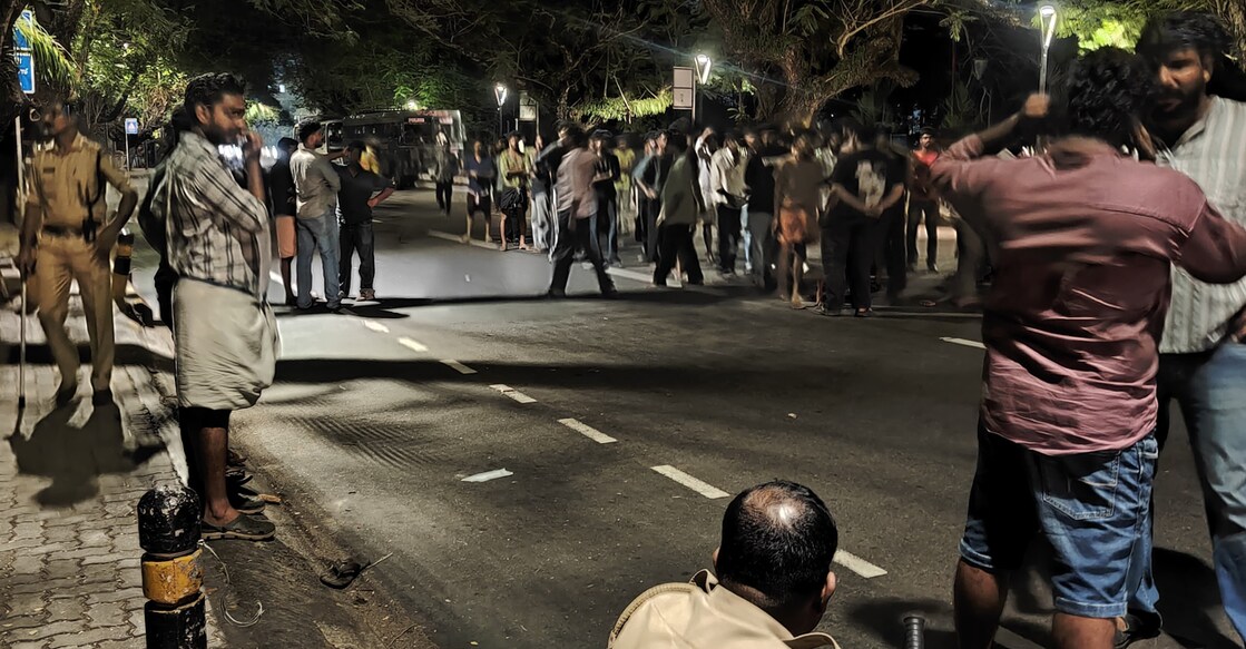 The premises of the Maharaja's College witnesses tense moments on Friday midnight as large groups of students and lawyers clashed. Photo: Manorama