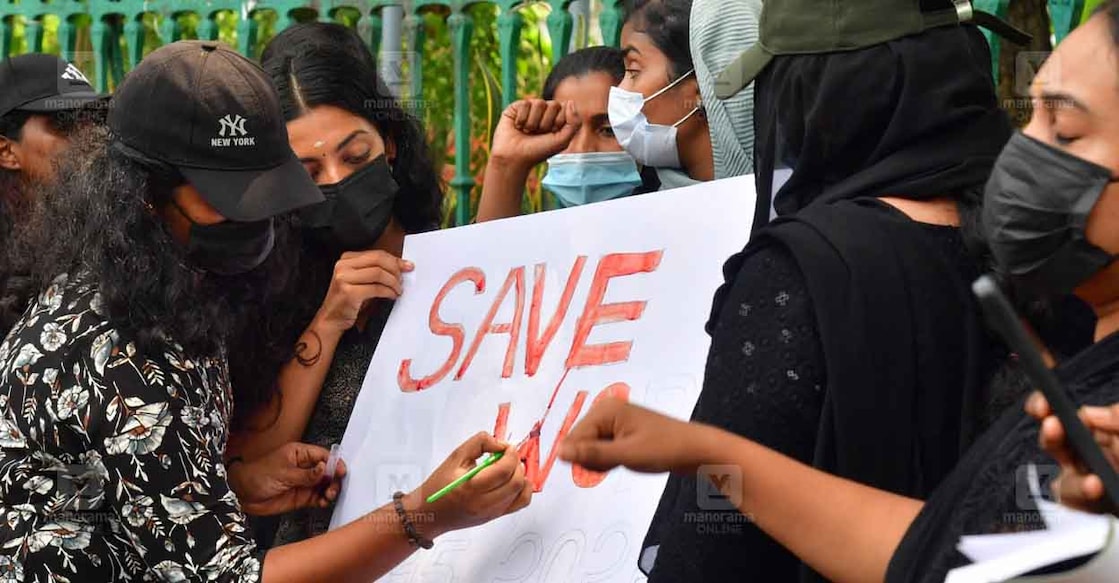 Women CPO rank holders staging protest in Thiruvananthapuram. Photo: Manorama Online