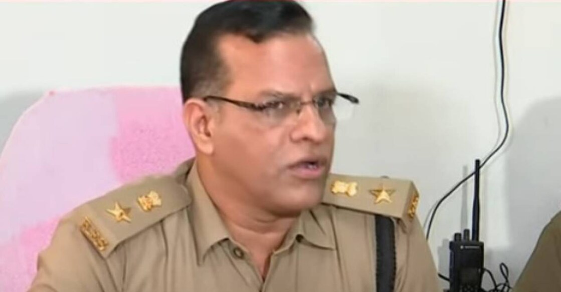Excise Deputy Commissioner TM Maju addresses media in Kochi. Photo: Screengrab/ Manorama News