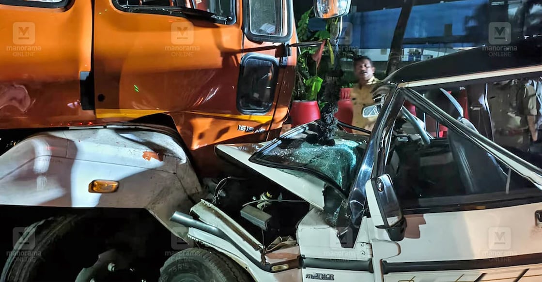 The jeep collided with the truck in the wee hours of Tuesday. Photo: Manorama