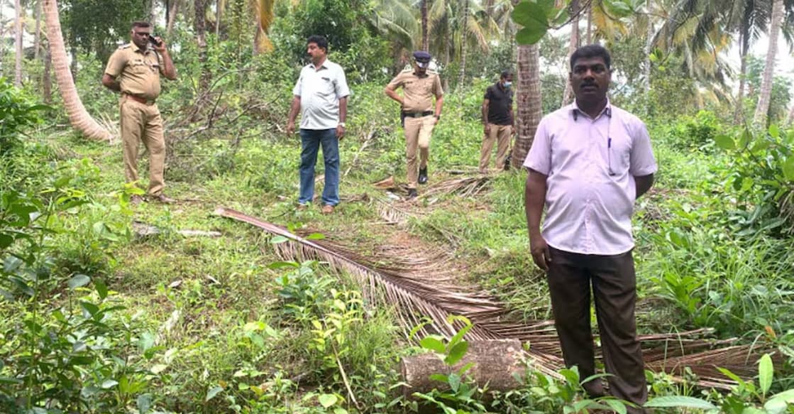 Police personnel inspecting the site. Photo: Manorama Online