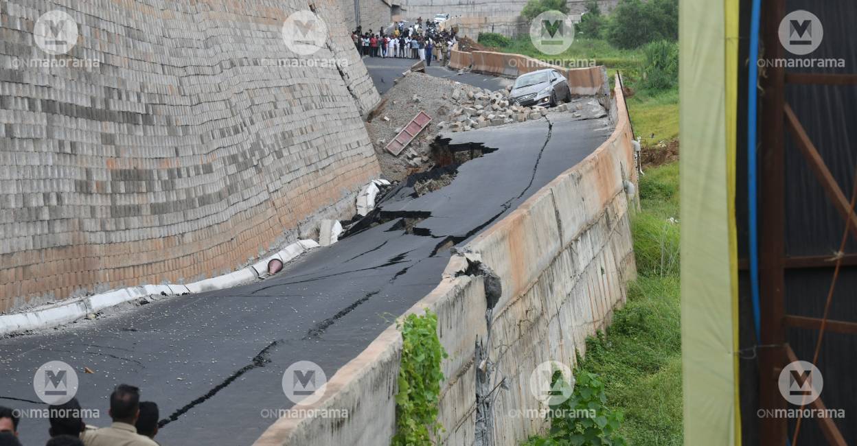 A view of the collapsed NH 66 at Kooriyad in Malappuram. Photo: Manorama