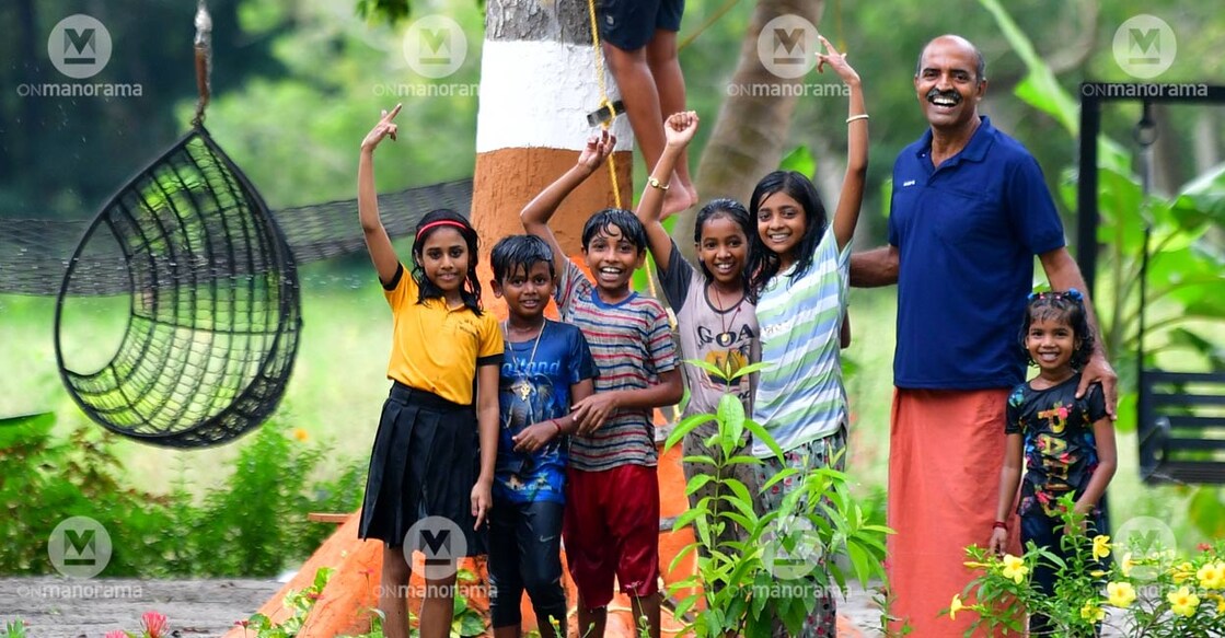 V Raju with the children. Photo: Vignesh Krishnamoorthy/ Manorama.