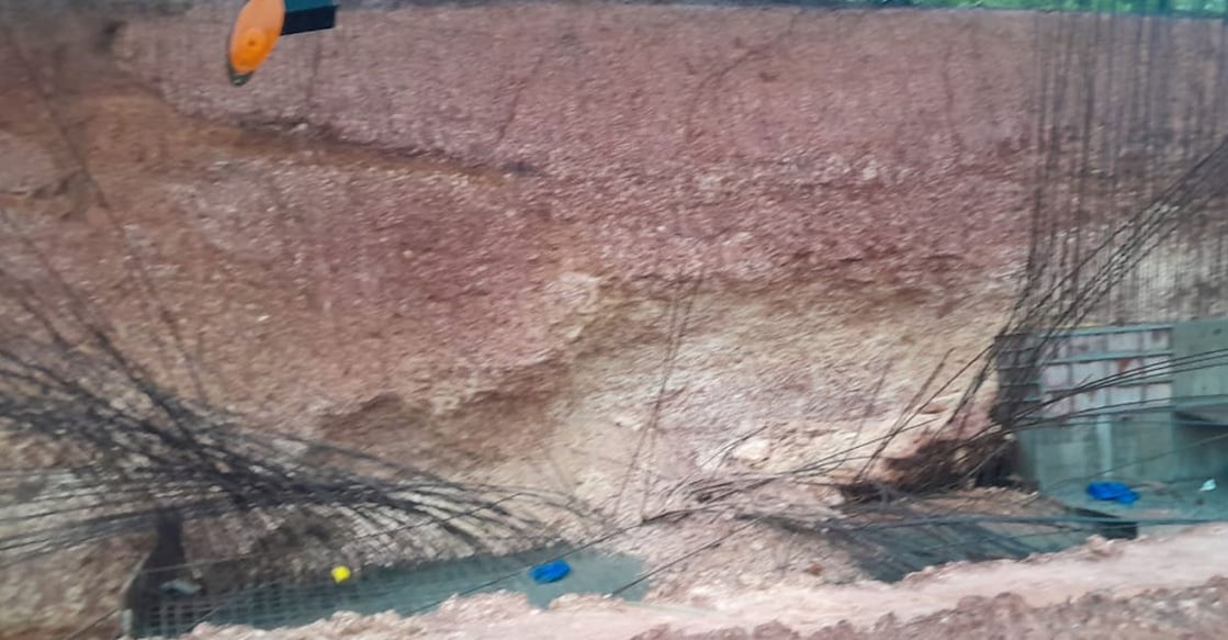 kannur-road-collapse