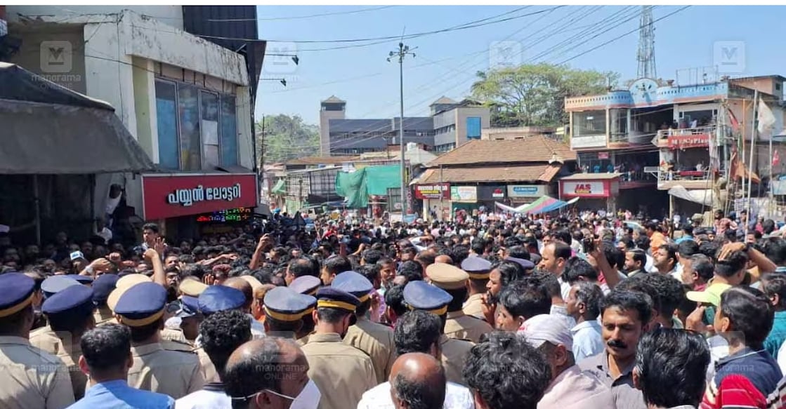 wayanad-protest-ls