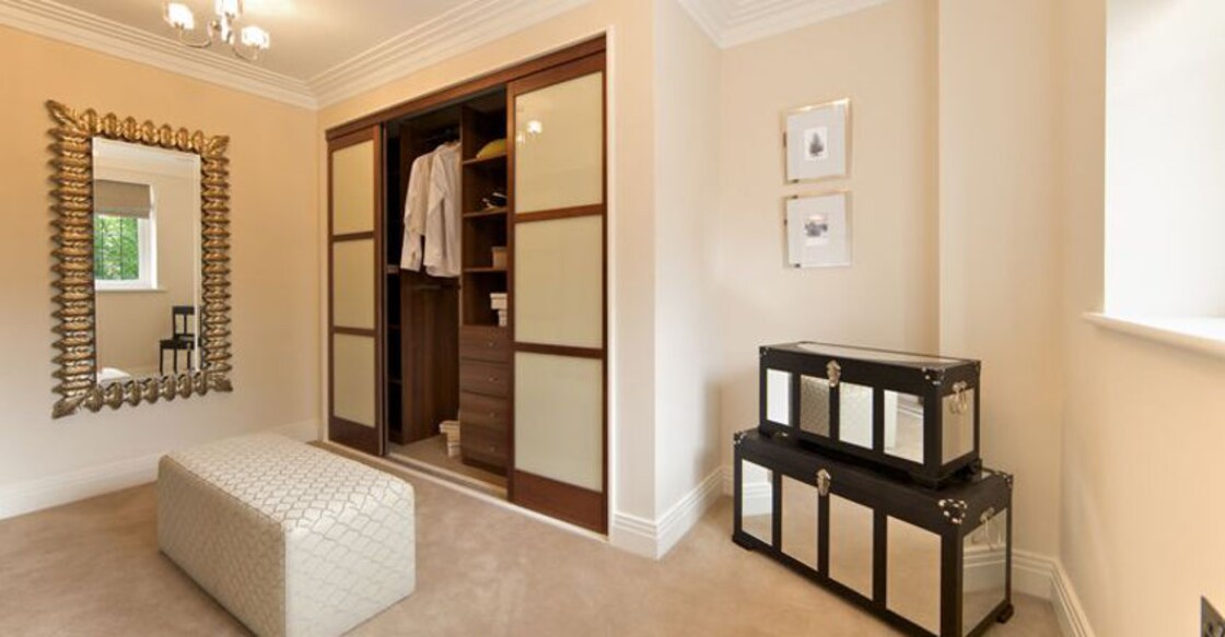 Positioning cupboards and shelves as per the vastu