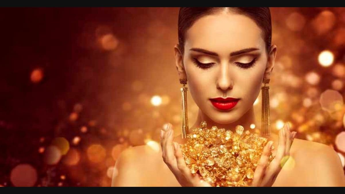 Plagued by debt? Wear cat's eye to make up for the losses ...
