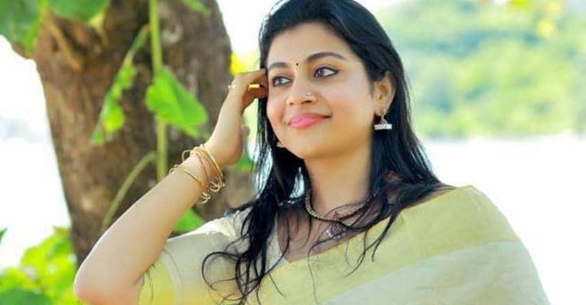 'Pretham' Sruthi is back as 'Sheena Miss' in 'Nonsense' 'Pretham' Sruthi is back as 'Sheena Miss' in 'Nonsense'