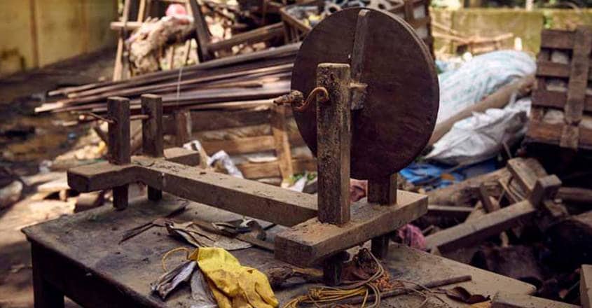 Star designer, others in bid to revive flood-hit Chendamangalam handloom Star designer, others in bid to revive flood-hit Chendamangalam handloom