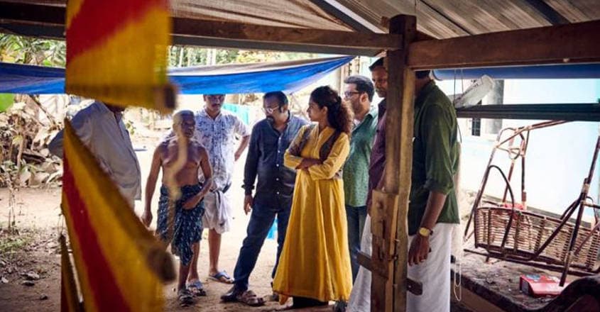 Star designer, others in bid to revive flood-hit Chendamangalam handloom Star designer, others in bid to revive flood-hit Chendamangalam handloom