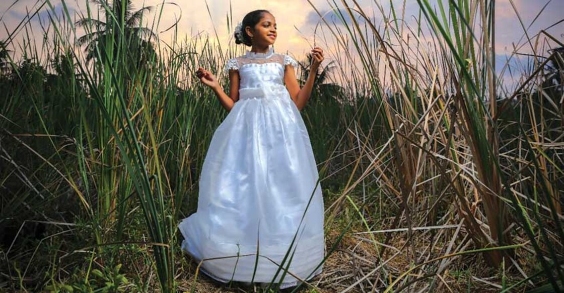 These are the latest trends in the white gowns for Holy Communion