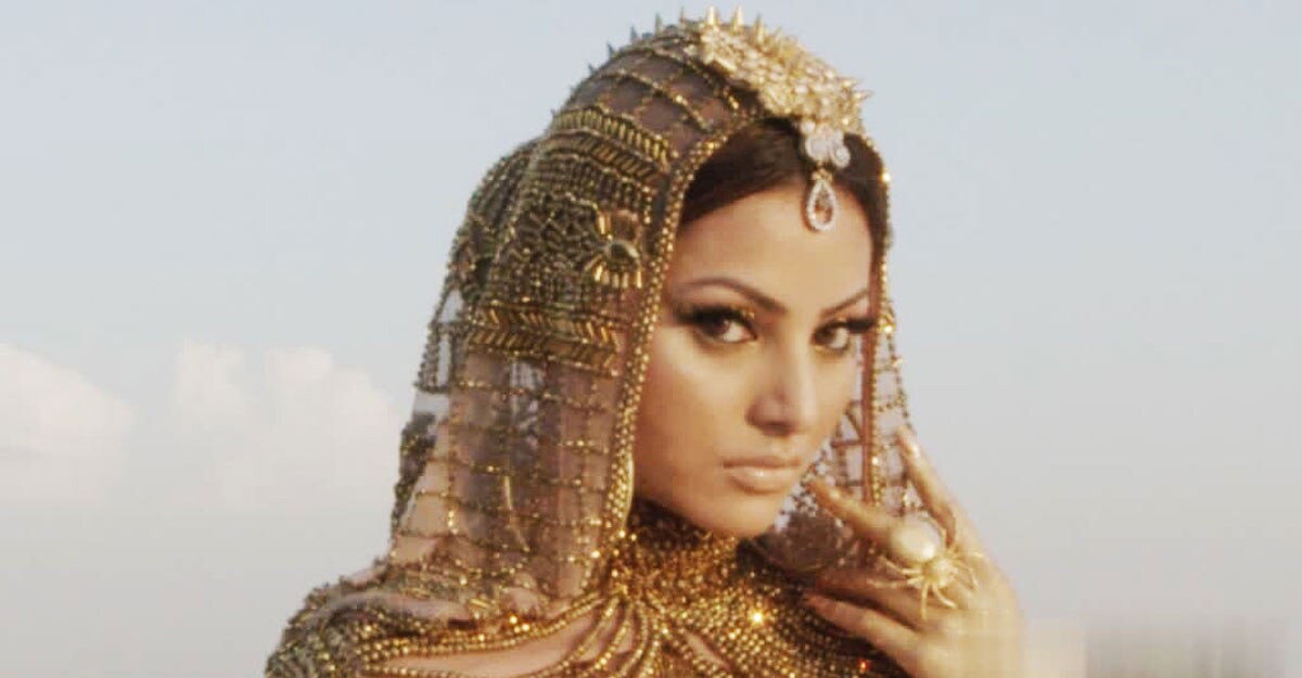 Urvashi Rautela to be showstopper at Arab Fashion Week. Urvashi Rautela to be showstopper at Arab Fashion Week.