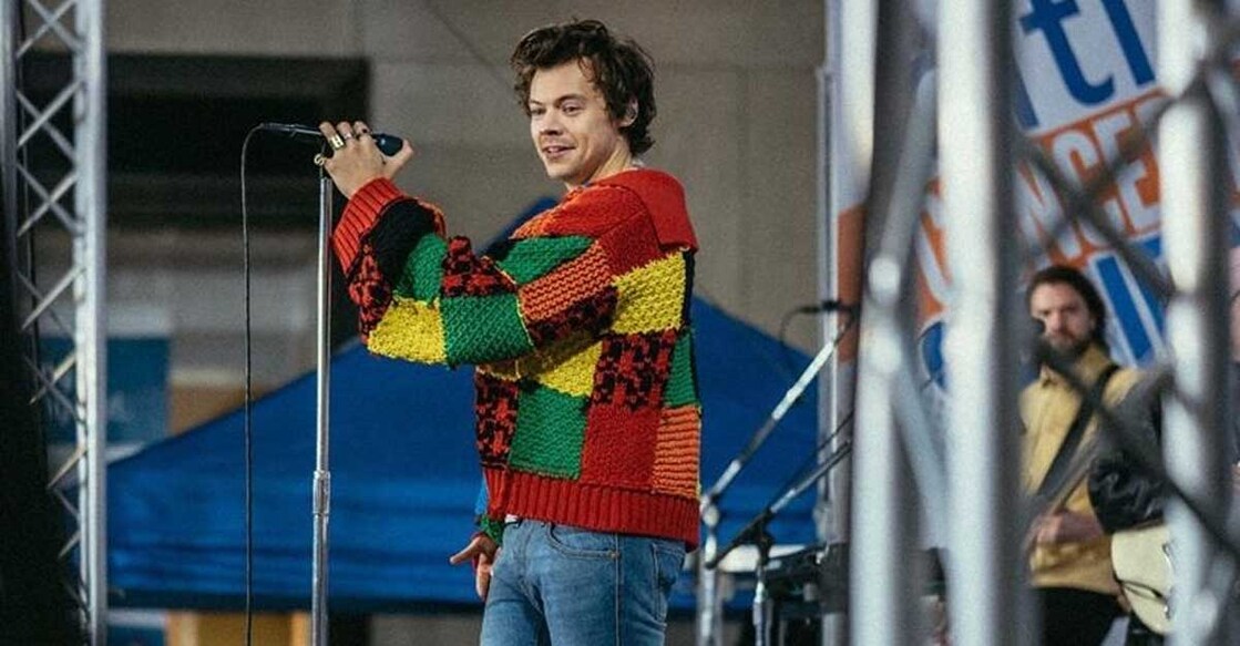 The cardi makes a fashionable comeback. (Photo: vamuseum/Instagram)