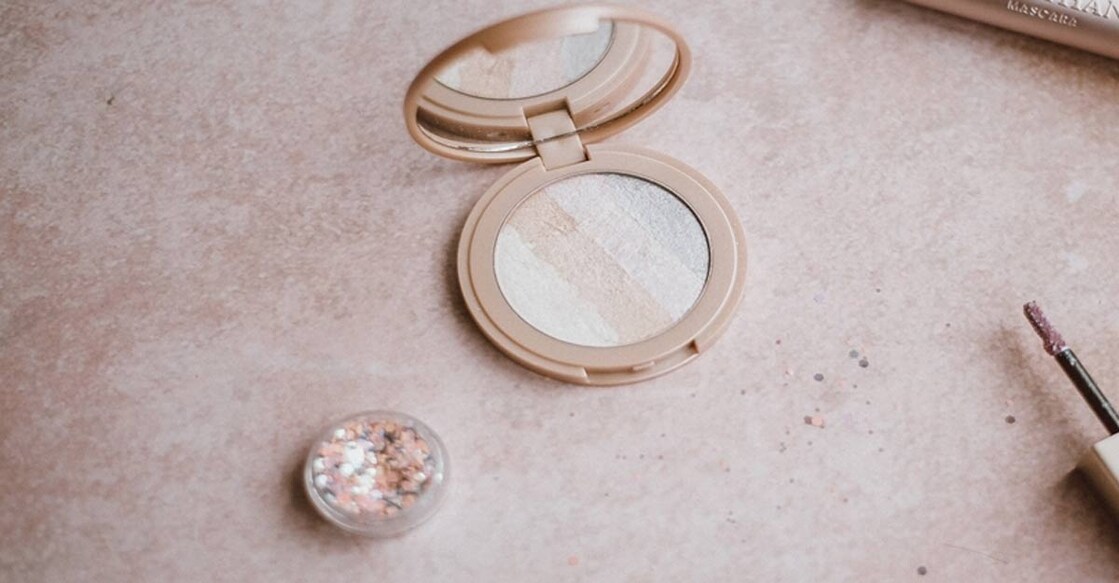 5 tips to smudge-proof your makeup when wearing a mask. (Photo Courtesy: Unsplash).