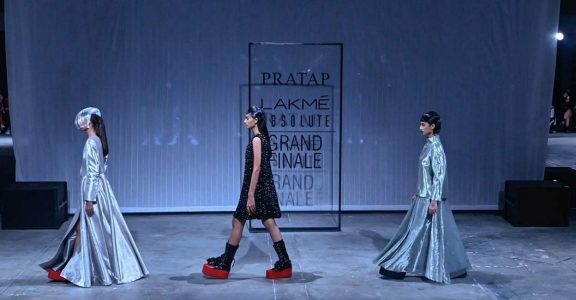 Designer Rajesh Pratap Singh brings the curtains down at LFW x FDCI.(photo:IANSLIFE) Designer Rajesh Pratap Singh brings the curtains down at LFW x FDCI.(photo:IANSLIFE)