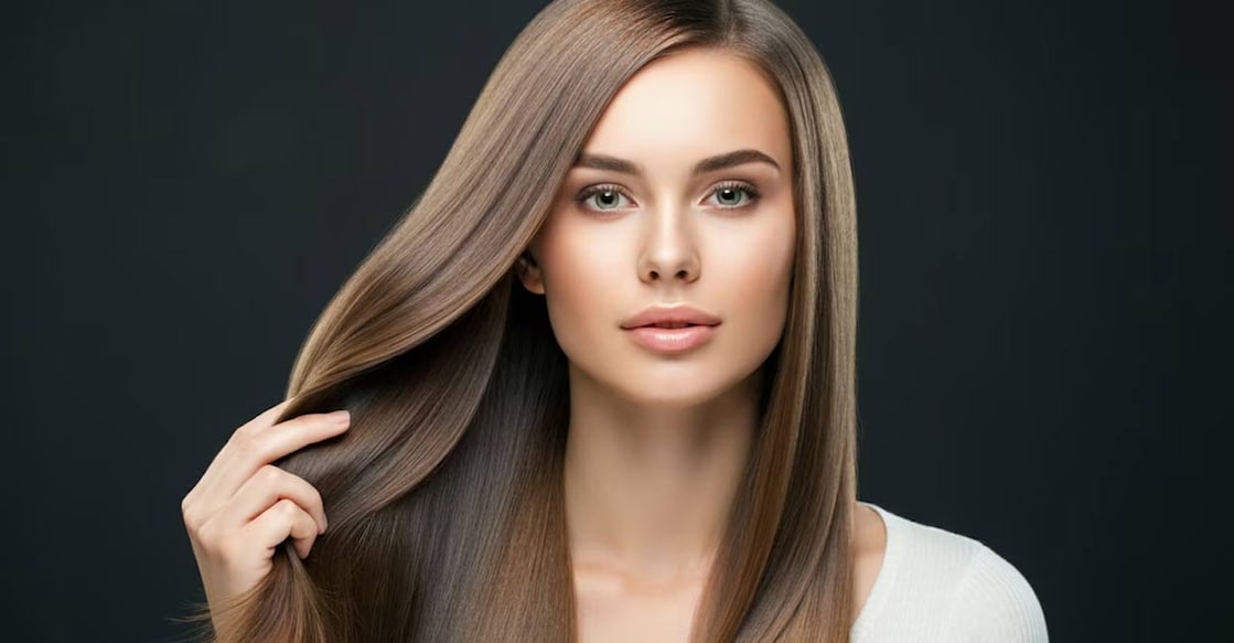 Rosemary, in both water and oil forms, is a potent natural remedy for hair loss. AI-Generated representative image 