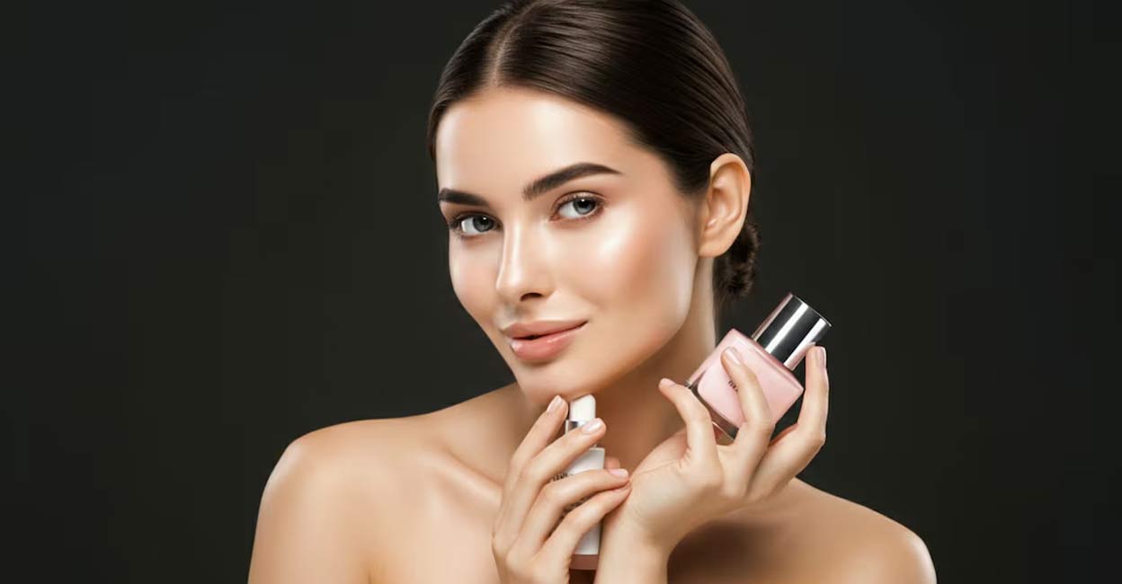 lip-care-c As there are no sweat glands or other hair follicles in the lip skin, there are no inherent natural mechanisms in the body to retain moisture. AI image used for representational purpose