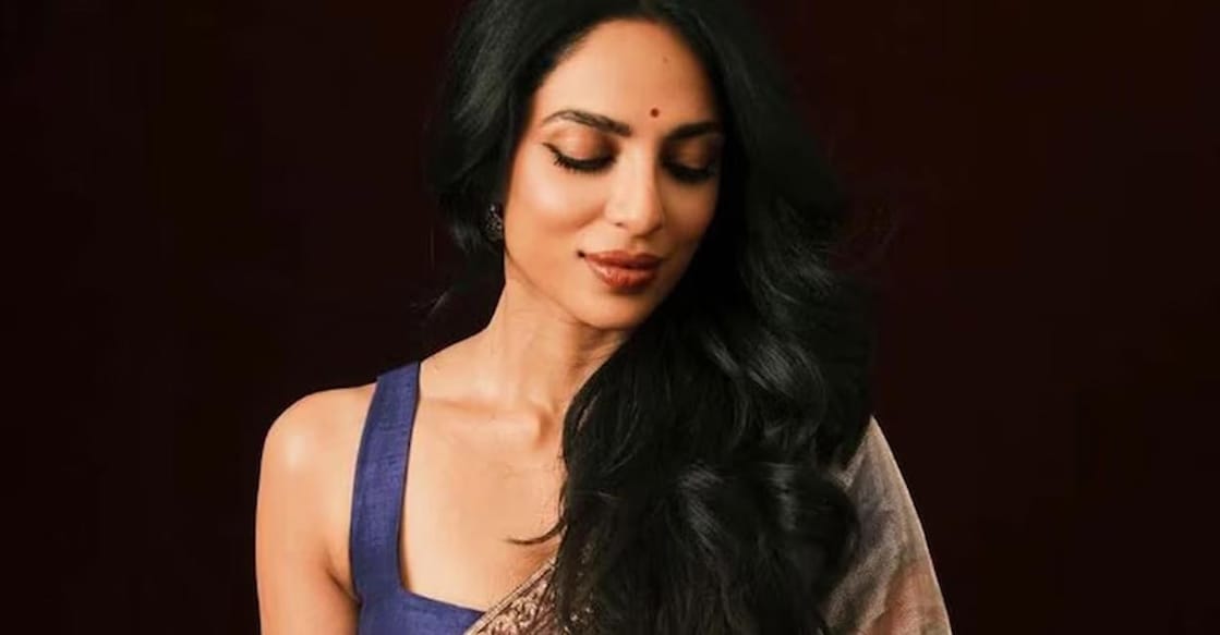 Shobitha says that oiling her hair and washing it once a week is mandatory. Photo: BollywoodFashion/Reddit