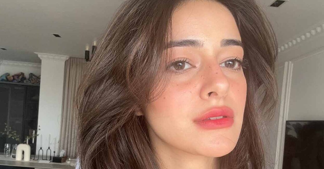 The pop of colour through her lipstick adds to the vibe of the pictures. Photo: instagram.com/ananyapanday