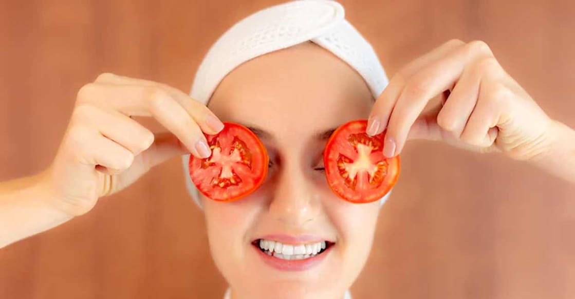 tomato-face-pack Combining tomato and honey for facial application is an excellent skincare method. Representative Image: Love portrait and love the world/ iStock