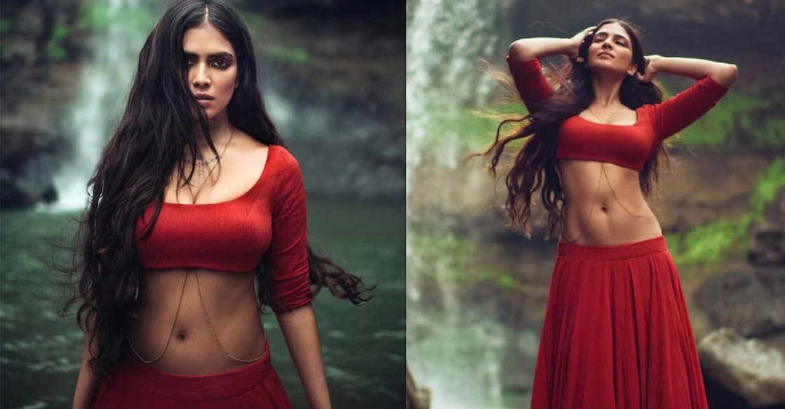 Malavika's outfit consists of a red flared skirt and a stretchable blouse. Photo: malavikamohanan_/ Instagram