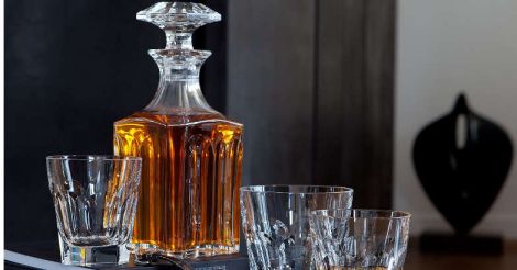 Whiskey decanter