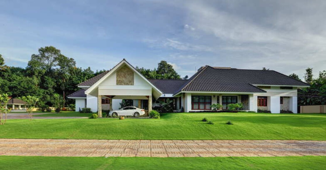 Embracing nature, this majestic Muvattupazha house is a dream