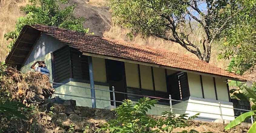 jijo-john-2-lakh-home-04 jijo-john-2-lakh-home-04