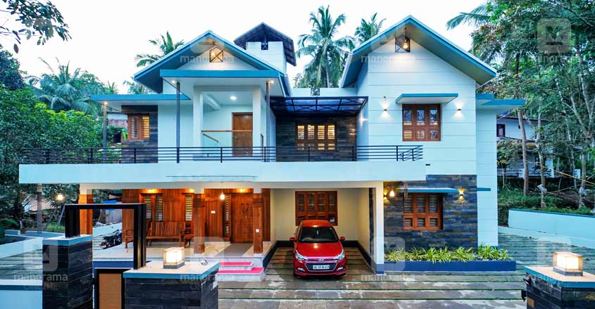 kozhikode-nri-house-wooden-decor