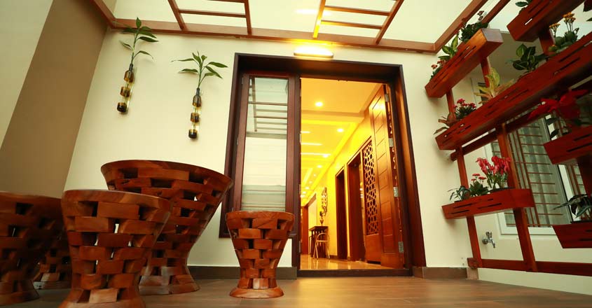 luxury-house-chavakad-04 luxury-house-chavakad-04