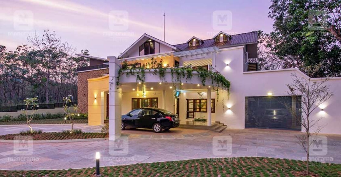 Palatial house in Changanassery