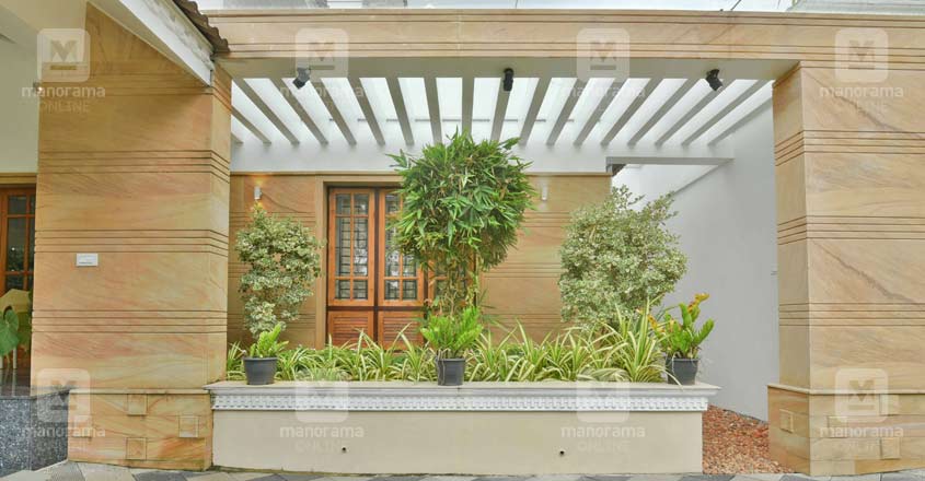 luxury-house-kaduthuruthy-court luxury-house-kaduthuruthy-court