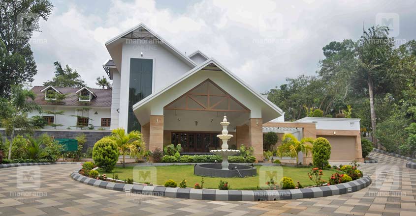 luxury-house-kaduthuruthy-exterior luxury-house-kaduthuruthy-exterior