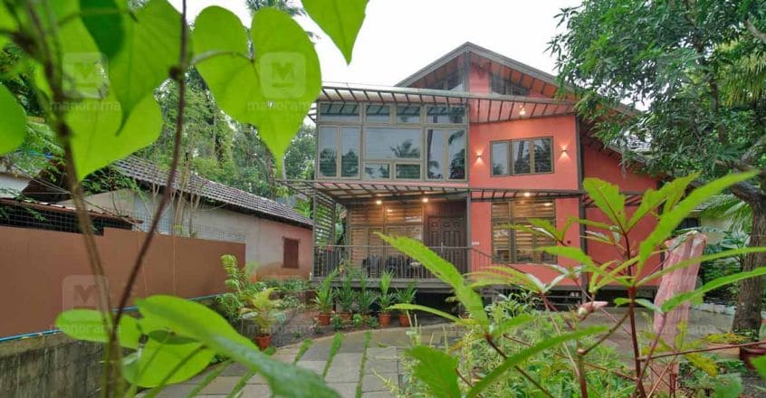 https://img.onmanorama.com/content/dam/mm/en/lifestyle/decor/images/2020/9/13/prefab-house-vajid-home.jpg