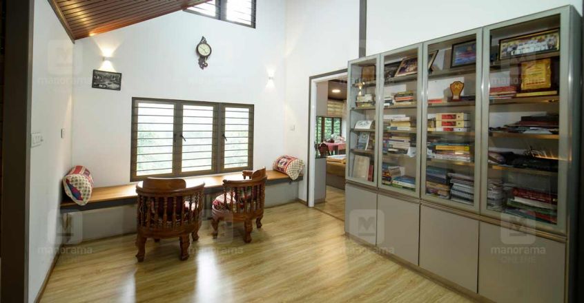 https://img.onmanorama.com/content/dam/mm/en/lifestyle/decor/images/2020/9/13/prefab-house-vajid-library.jpg