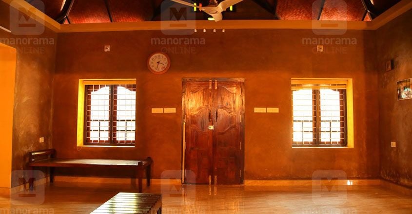 traditioanl-renovation-thrissur-hall traditioanl-renovation-thrissur-hall