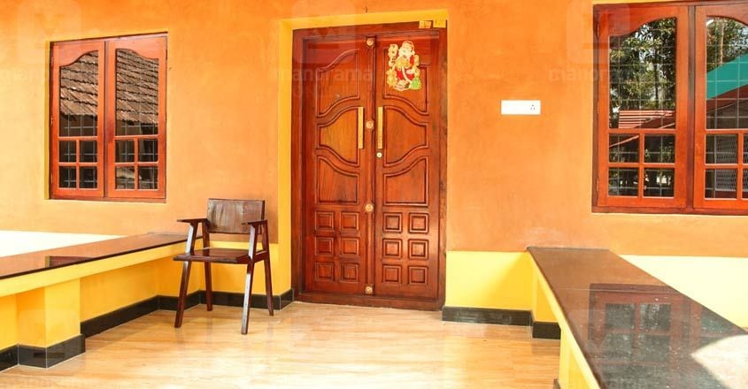 traditioanl-renovation-thrissur-sitout-new traditioanl-renovation-thrissur-sitout-new