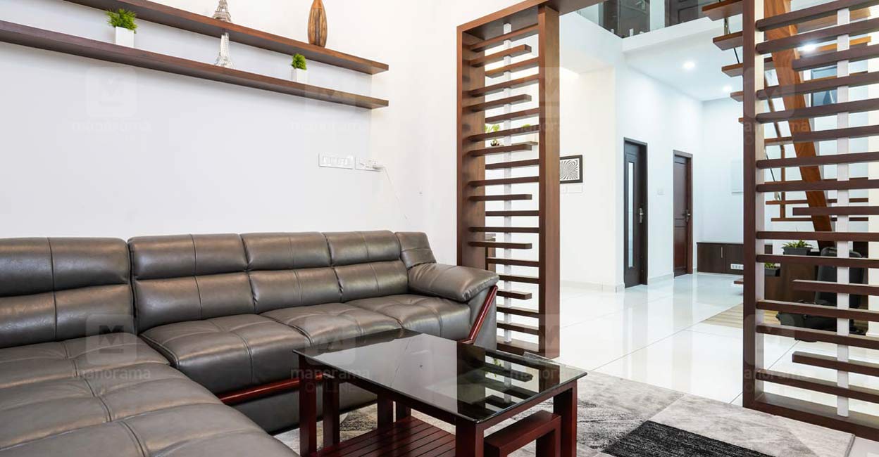 tirurangadi-house-living tirurangadi-house-living