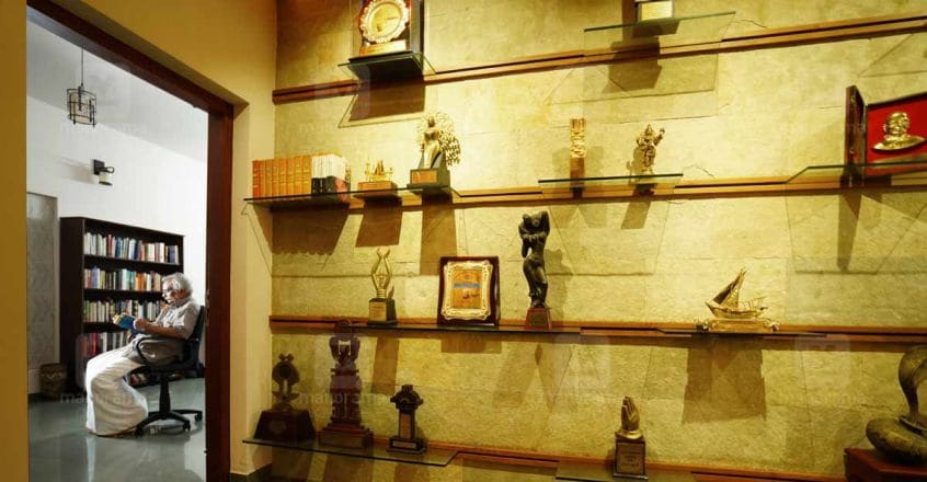 m-mukundan-house-shelf m-mukundan-house-shelf