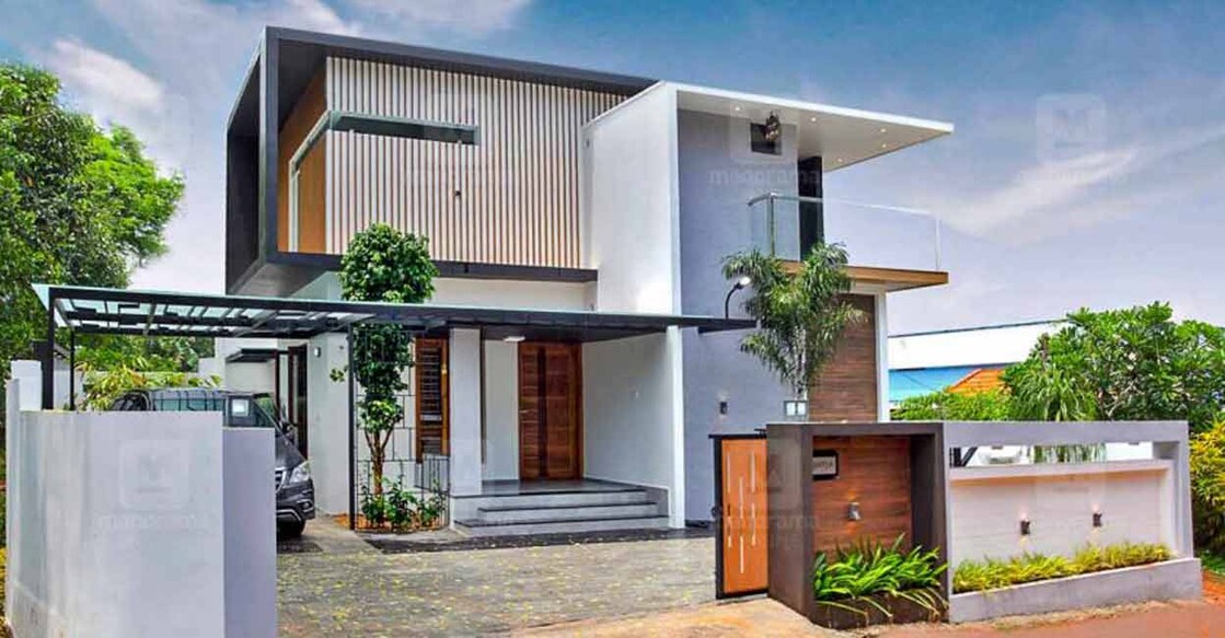 The elevation is designed in the flat box-style to save space.