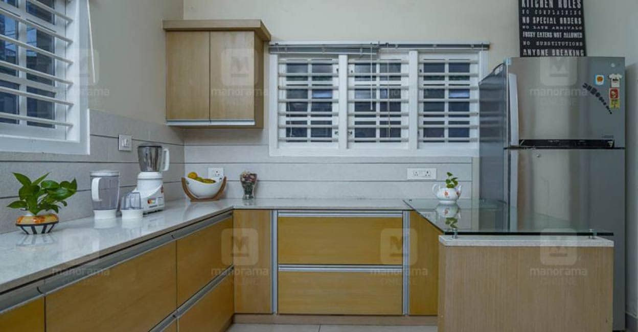 calicut-house-small-plot-kitchen-c calicut-house-small-plot-kitchen-c